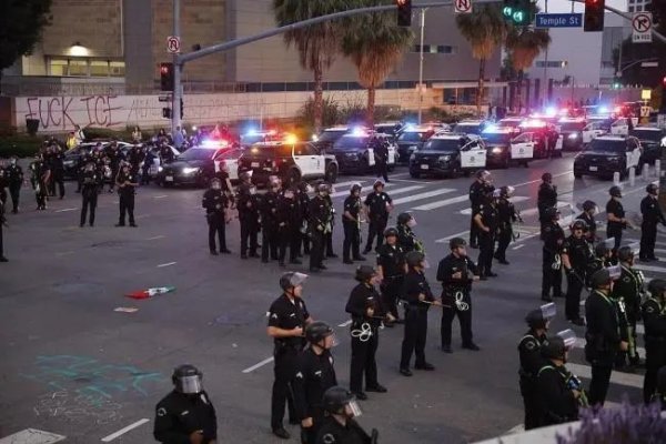 配资预警网 洛杉矶警方实施大规模抓捕，海军陆战队很快会上街执法